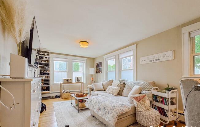 21 TOWN HL ST