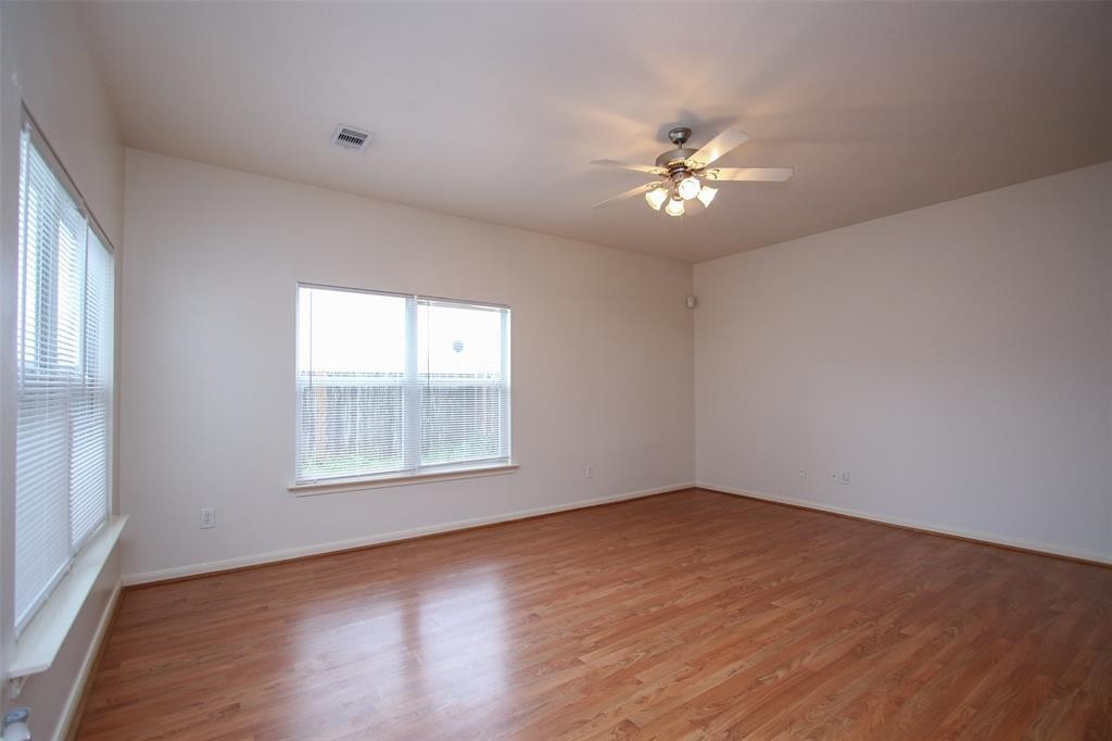 Move in Ready!! 3 bed/3 bath in Spring!