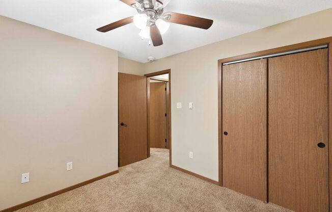 2 beds, 1 bath, $847, Unit 3909-48