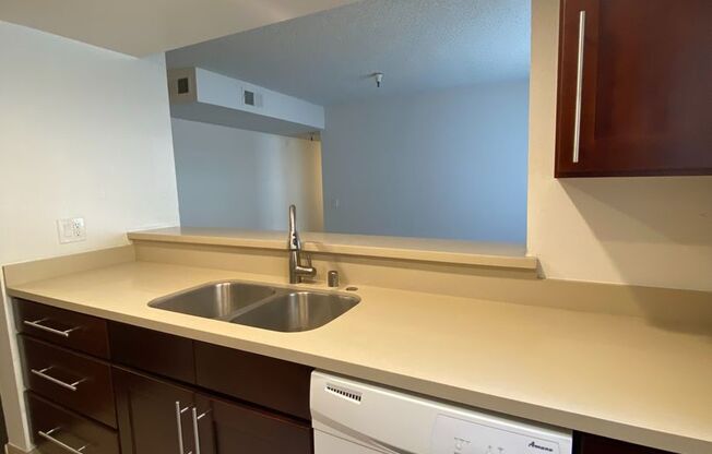 2 beds, 2 baths, 829 sqft, $2,068, Unit 219