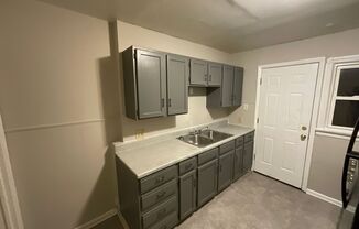 3 beds, 1 bath, $1,250, Unit 12612