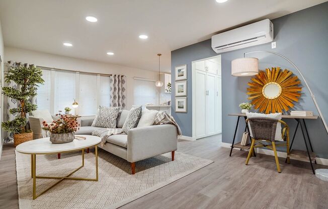 1 bed, 1 bath, 687 sqft, $2,295, Unit #02