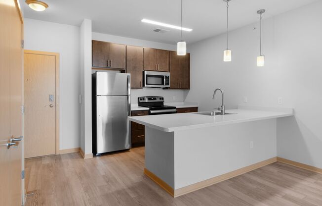 1 bed, 1 bath, 686 sqft, $1,665, Unit 421