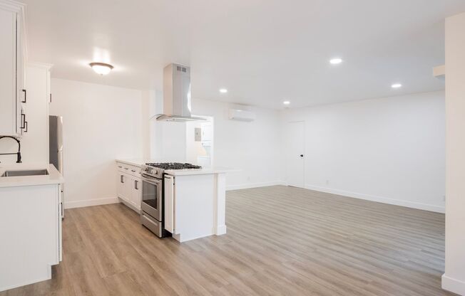 1 MONTH FREE! Newly Remodeled 2 bed / 2 bath in West Hollywood