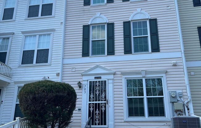 703 GNOME CT