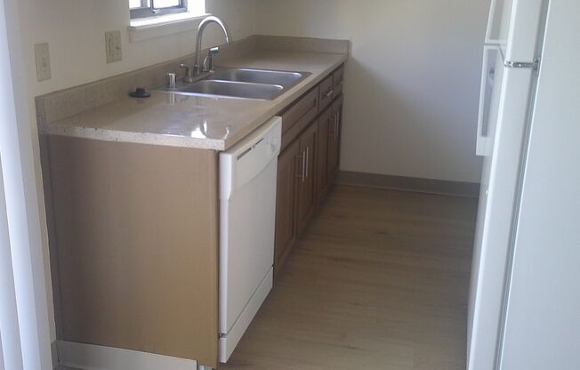 2 beds, 1.5 baths, 1,032 sqft, $1,800, Unit 7E