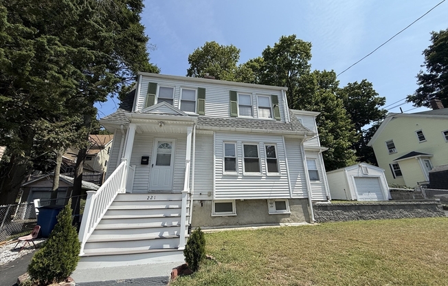 221 S CENTRAL AVE