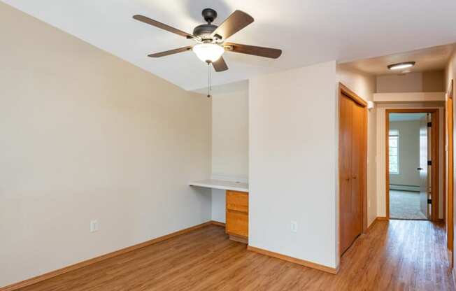 Upper Riverwalk Dining, 1 Bed/1 Bath