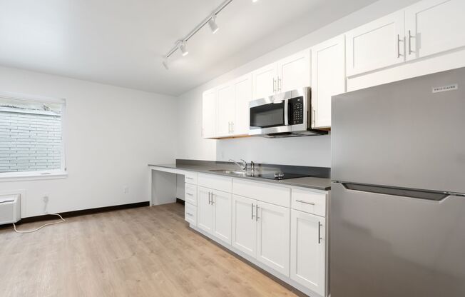 Studio, 1 bath, 487 sqft, $910, Unit 206