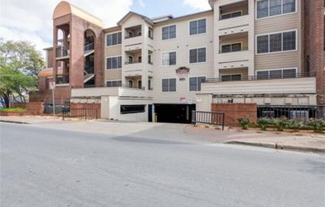 PRE-LEASE 2025/2026: Centennial Must Have!