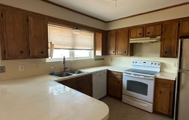 3 beds, 2 baths, $1,800