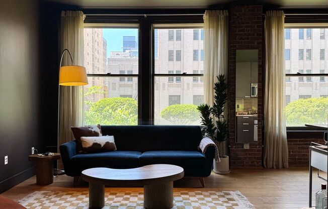 1 bed, 1 bath, 810 sqft, $2,500, Unit 301