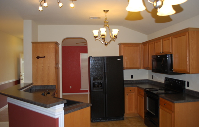 4 beds, 2 baths, $1,795