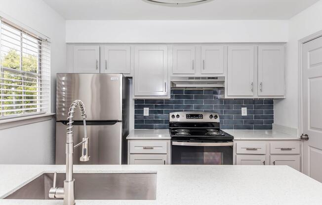 1 bed, 1 bath, 727 sqft, $1,127