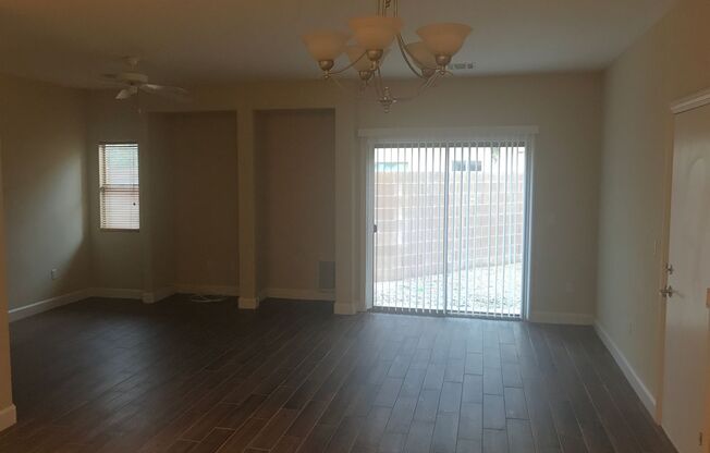 Great Gated Community W/ Easy Access to the Strip- Las Vegas & Warm Springs