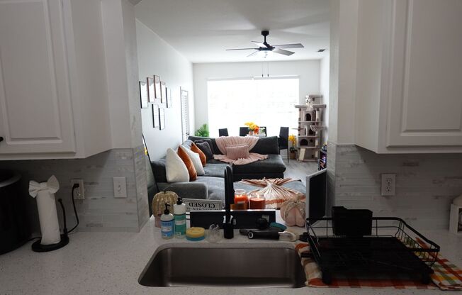 3 beds, 2 baths, $1,795, Unit UNIT 625