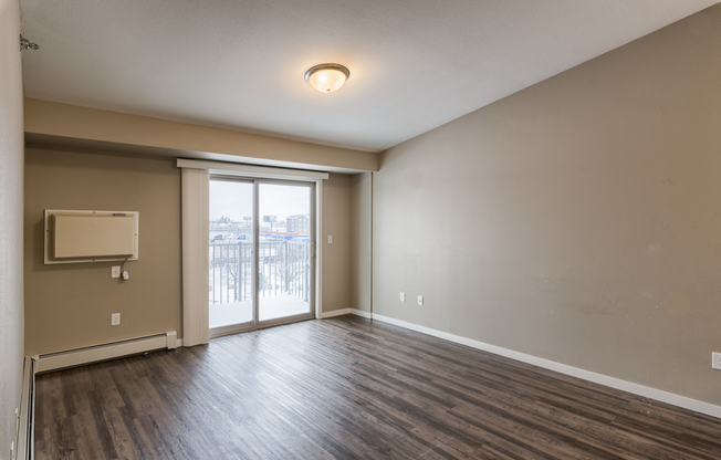 1 bed, 1 bath, 693 sqft, $1,145, Unit 213