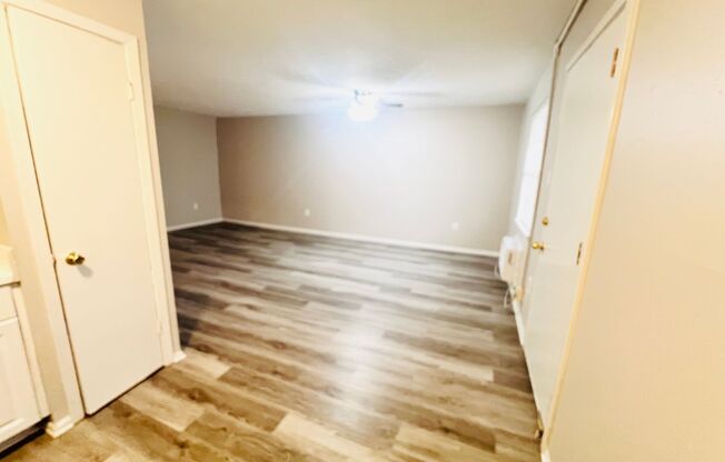 Studio, 1 bath, 494 sqft, $690, Unit 30