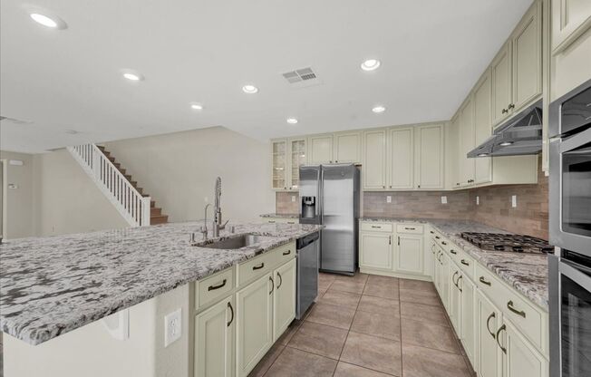 Beautiful Upgraded home in Inspirada Henderson- 3 bedroom with an office downstairs and LOFT Upstairs!!!