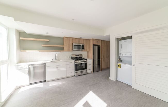 Studio, 1 bath, 395 sqft, $3,285, Unit 628