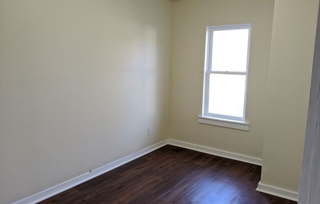487 W. Grand Ave.