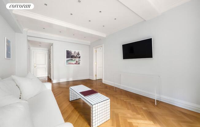 1 bed, 1 bath, 733 sqft, $5,995, Unit 9H