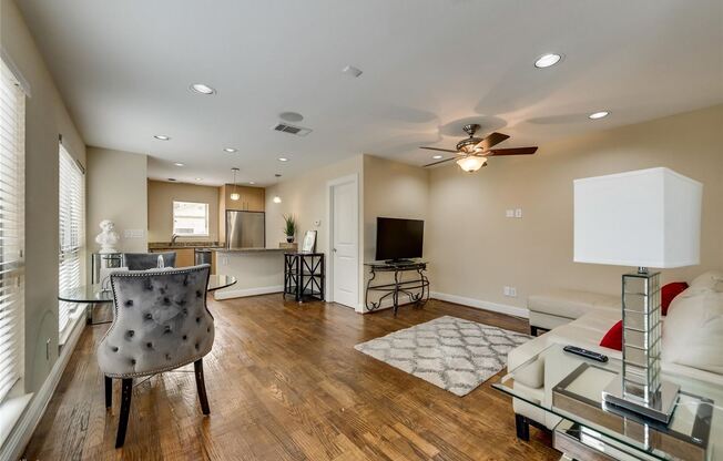 4973 Thunder Rd Unit B