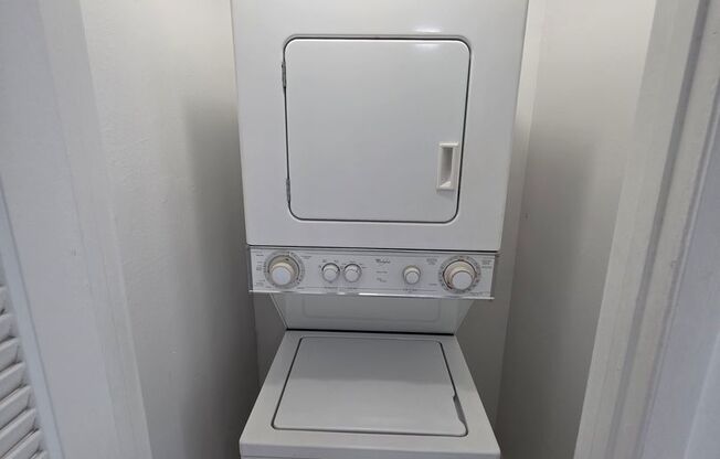 1 bed, 1 bath, 621 sqft, $1,850, Unit C201