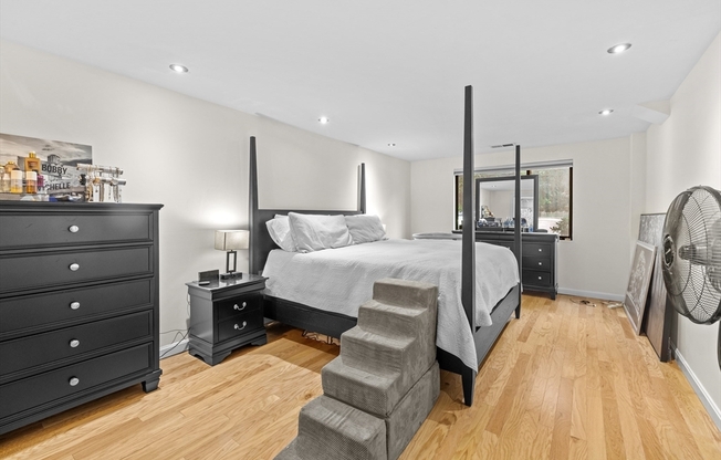 2 beds, 2 baths, 1,224 sqft, $3,200, Unit 109