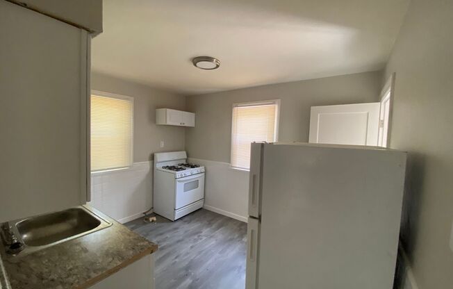 2 beds, 1 bath, $1,000