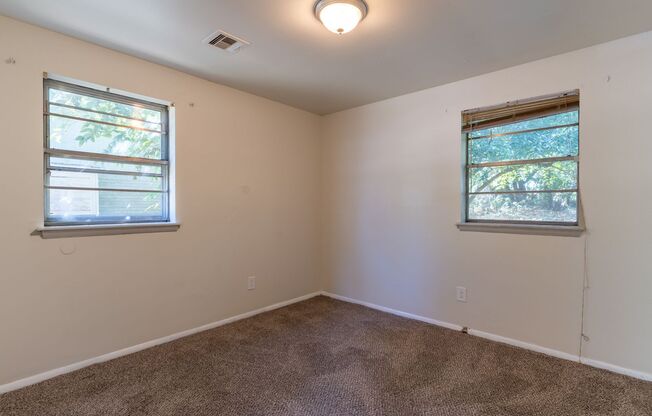 4 beds, 1 bath, $1,350