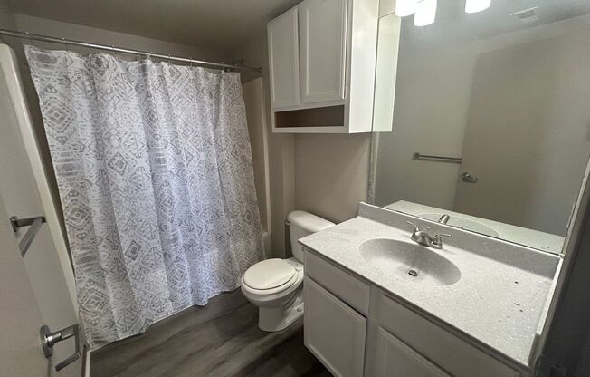 2 beds, 2 baths, 890 sqft, $1,195, Unit 2019-102