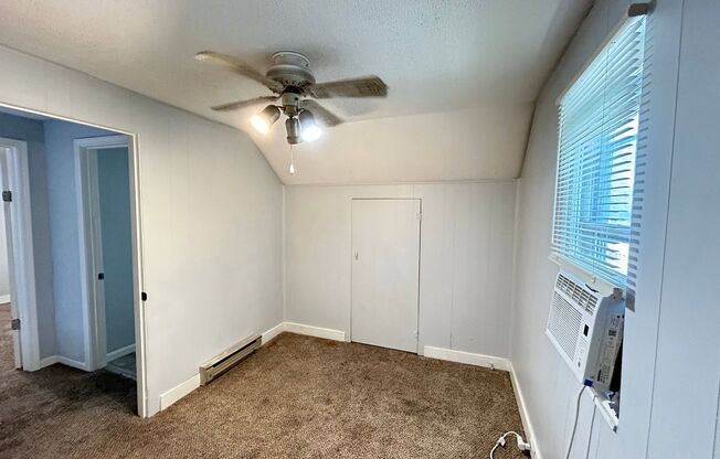 3 beds, 1 bath, $1,200