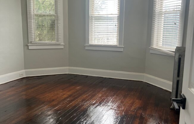 3006 WHITE AVE