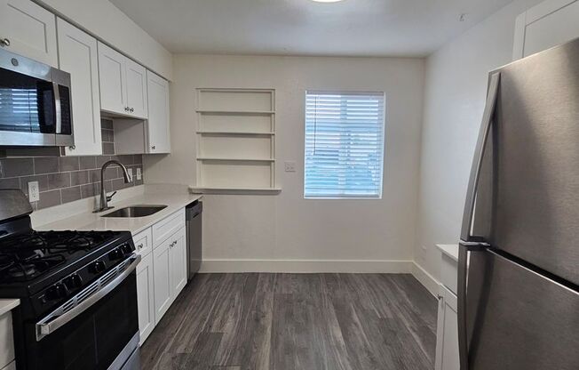 2 beds, 1 bath, 850 sqft, $1,295, Unit 03