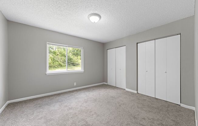 2 beds, 1 bath, 812 sqft, $905, Unit L-5
