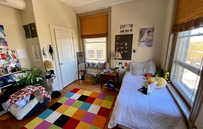 2 beds, 2 baths, 900 sqft, $1,850, Unit 402