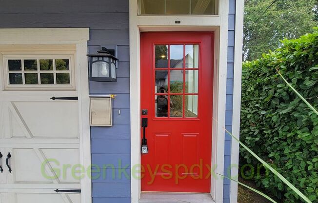 Beautiful 2-Story 3-Bedroom 2.5-Bathroom House in North Portland