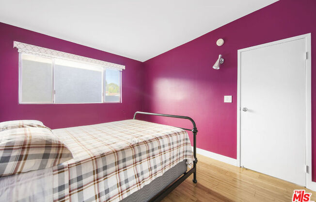 2245 SILVER RDG AVE