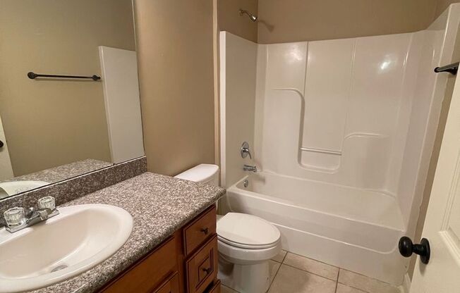 3 beds, 2 baths, 1,450 sqft, $1,450, Unit G-101