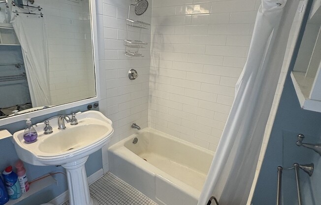 Studio, 1 bath, 605 sqft, $3,000, Unit 26H