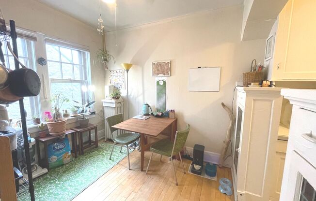 1 bed, 1 bath, $1,045, Unit 301