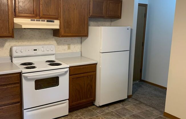 1 bed, 1 bath, 702 sqft, $690