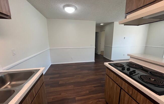 1 bed, 1 bath, 737 sqft, $2,150, Unit 042