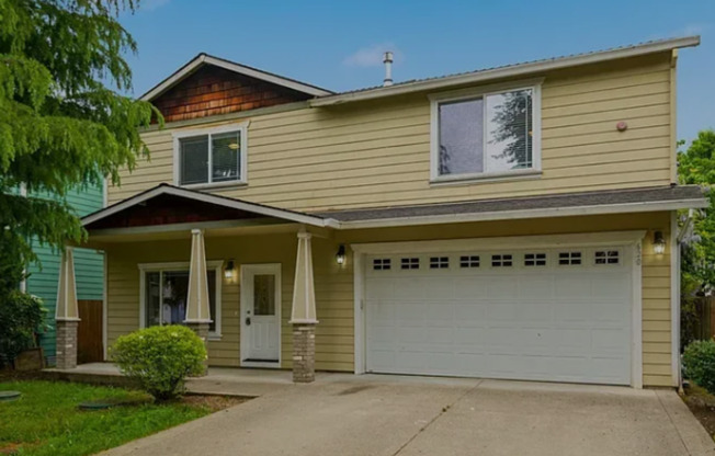 Camas 4 Bedroom Home with Central AC, Fireplace & Fenced Yard Near Downtown!