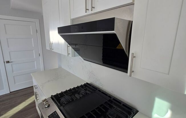 Stunning 2 Bd 1.5 Bath with Garage Parking minutes to North Quincy T, Available Now.