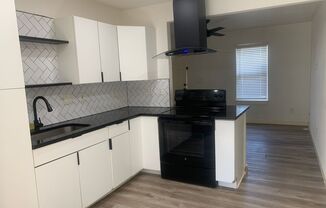 2 beds, 1 bath, $1,300