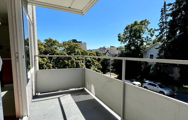 2 beds, 1 bath, 600 sqft, $2,195, Unit 201