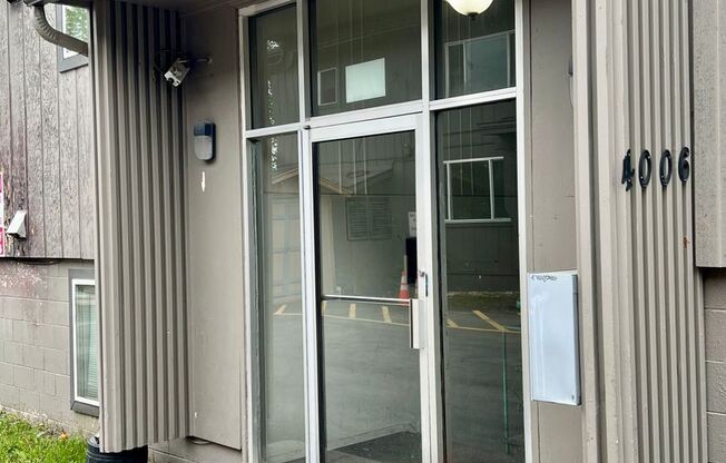 4006 Iowa Drive - JM60/APM40