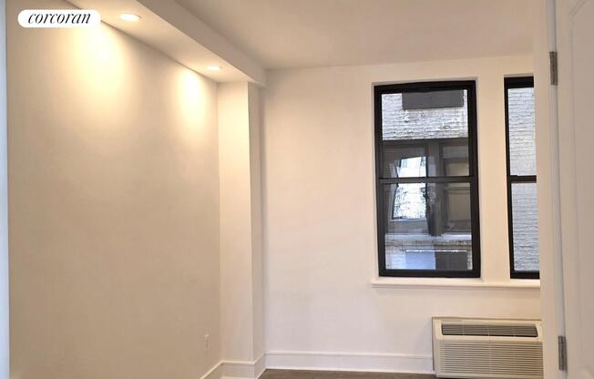 1 bed, 1 bath, $5,500, Unit 8I